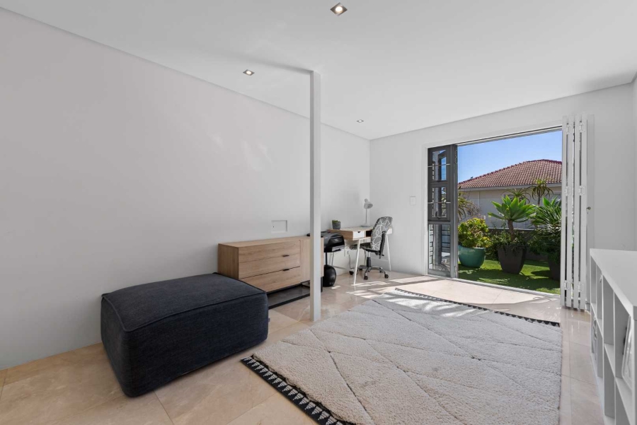 8 Bedroom Property for Sale in Camps Bay Western Cape